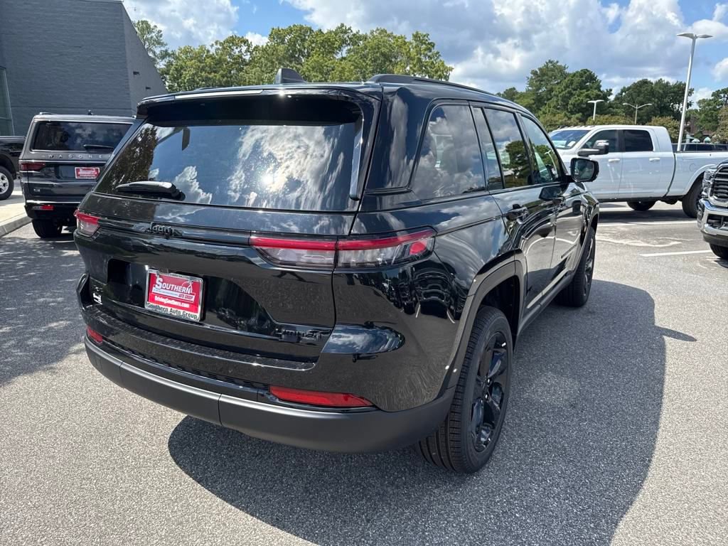 New 2025 Jeep Grand Cherokee Limited w/ Black Appearance Package image 5
