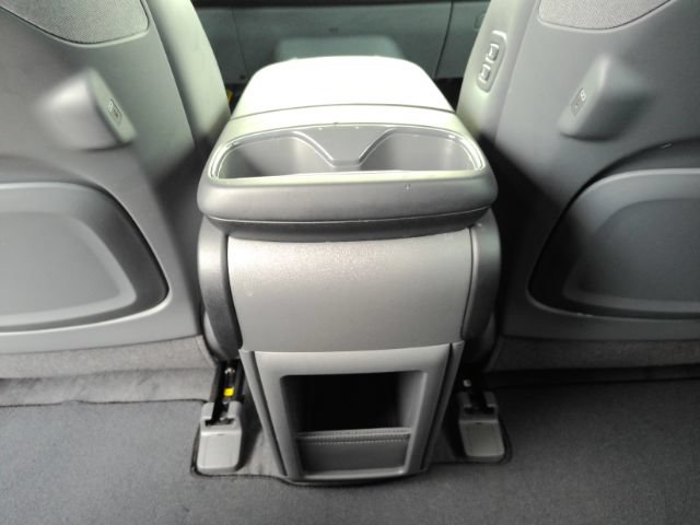 Used 2024 Kia EV9 Light Long Range RWD image 27
