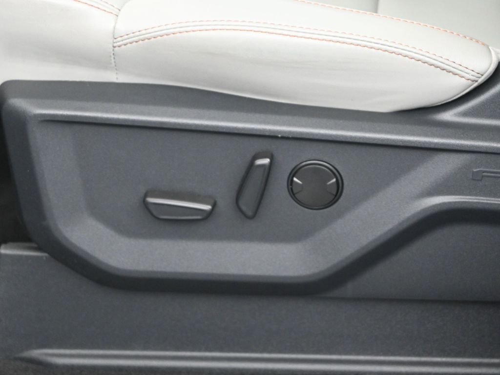 Certified 2025 Ford Expedition Active image 10