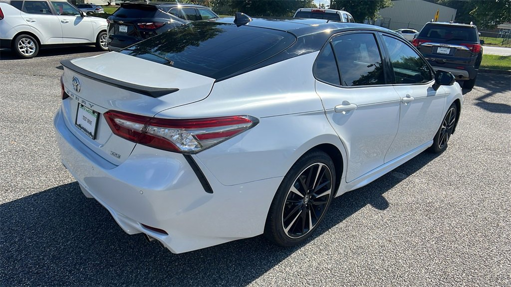 Used 2018 Toyota Camry XSE image 5