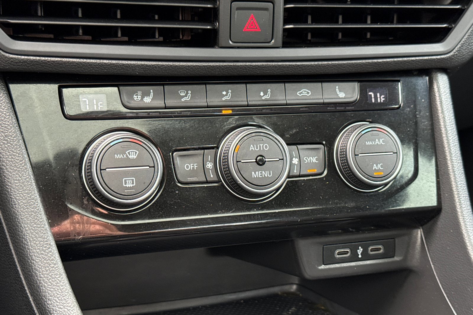 Used 2021 Volkswagen Jetta SE w/ SE Cold Weather Package image 19