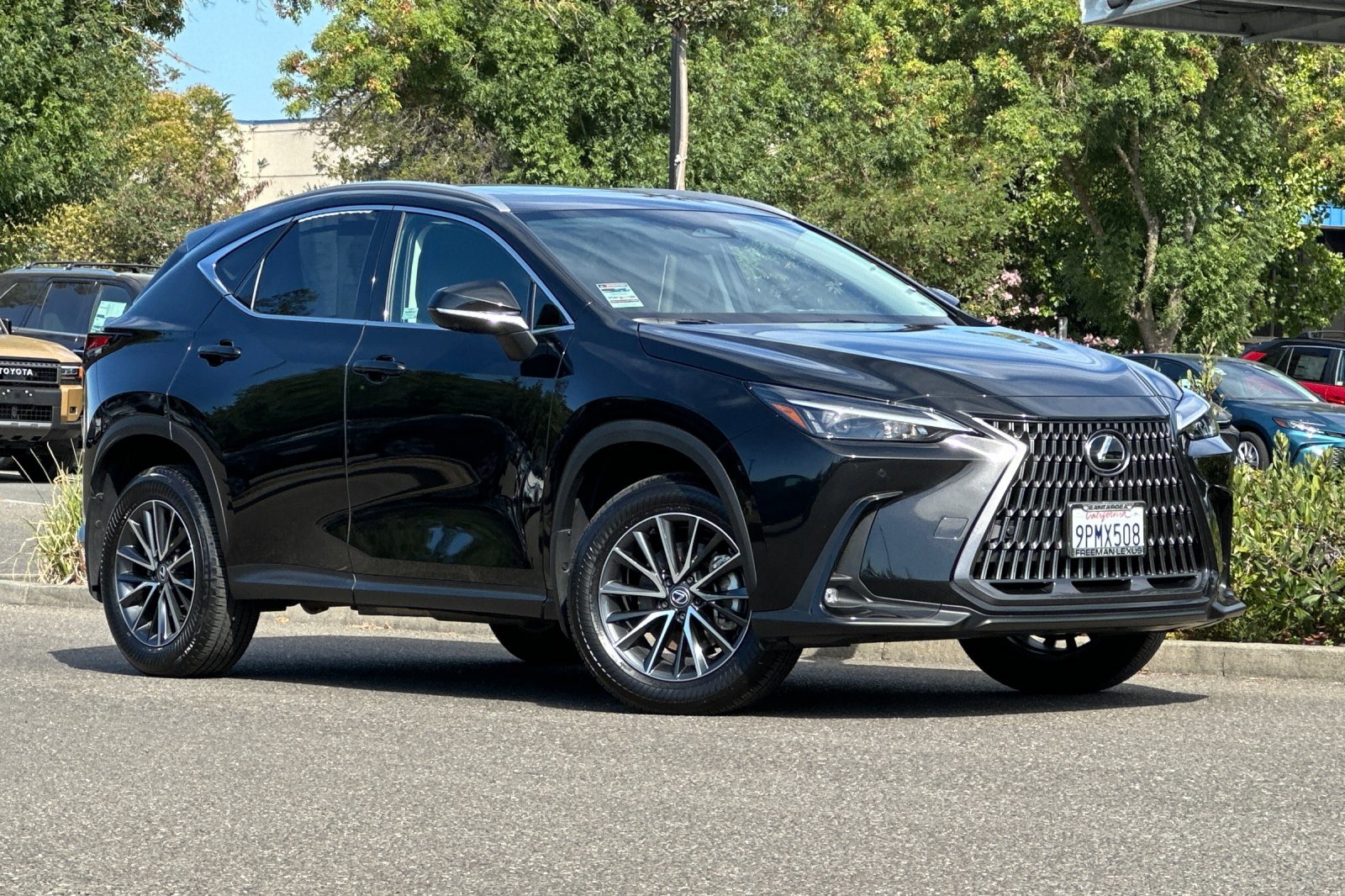 Used 2025 Lexus NX 350h AWD w/ Premium Package image 2