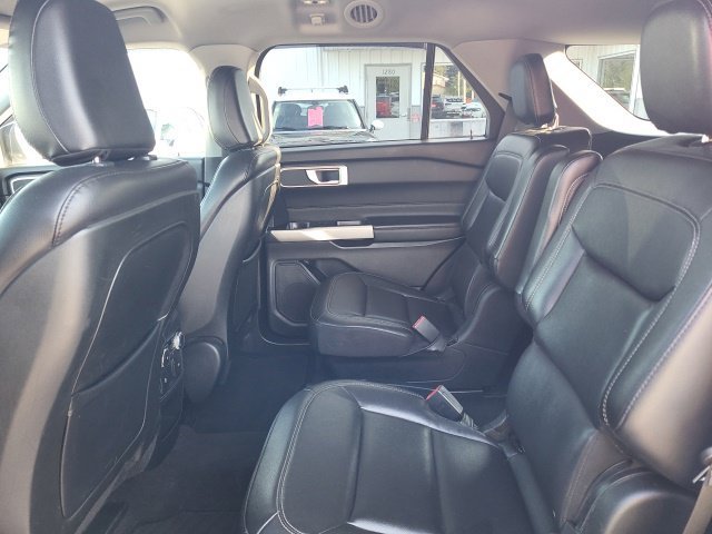 Used 2020 Ford Explorer XLT w/ Equipment Group 202A AWD/4WD image 3