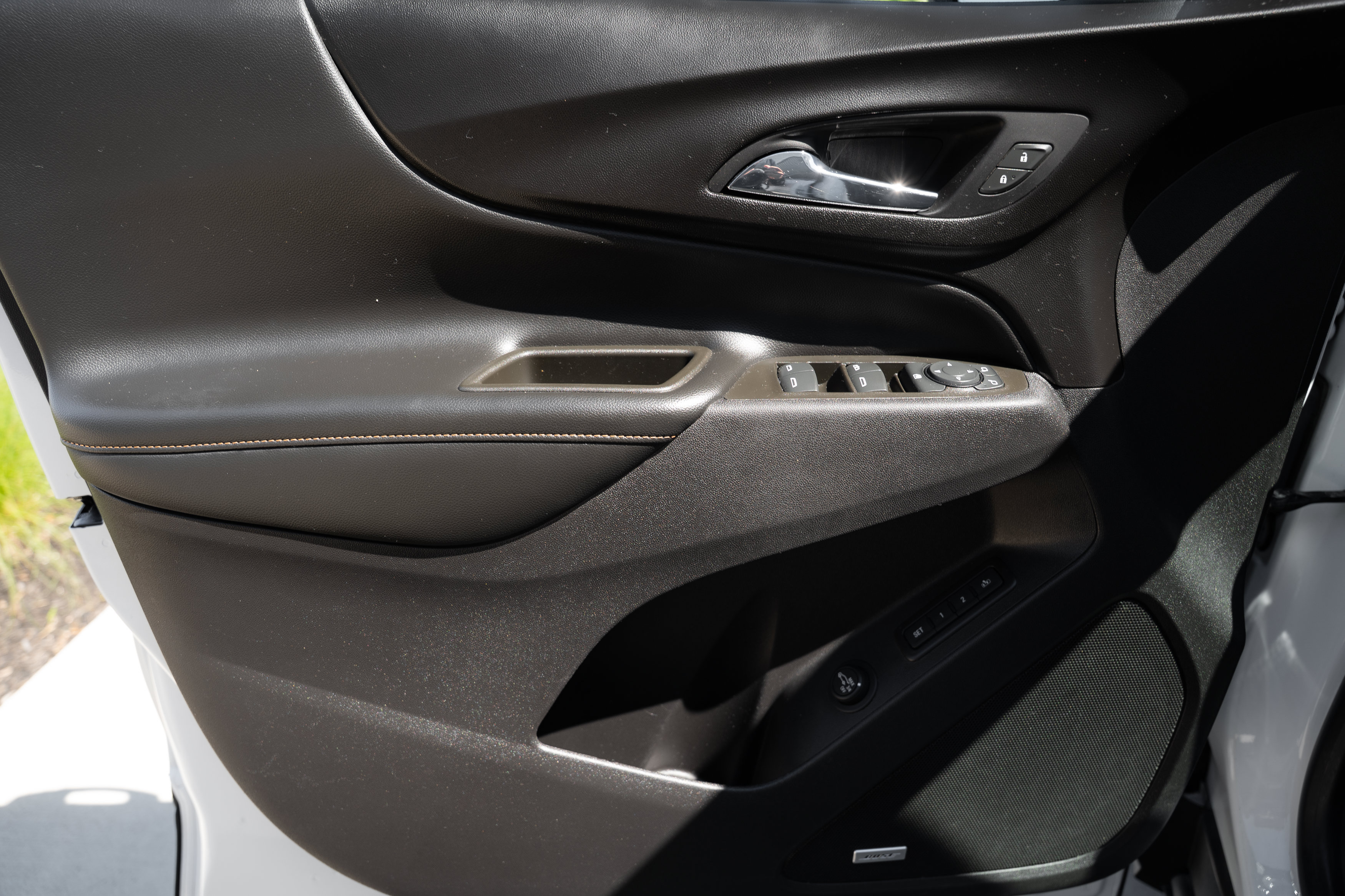 Used 2020 Chevrolet Equinox Premier FWD image 18