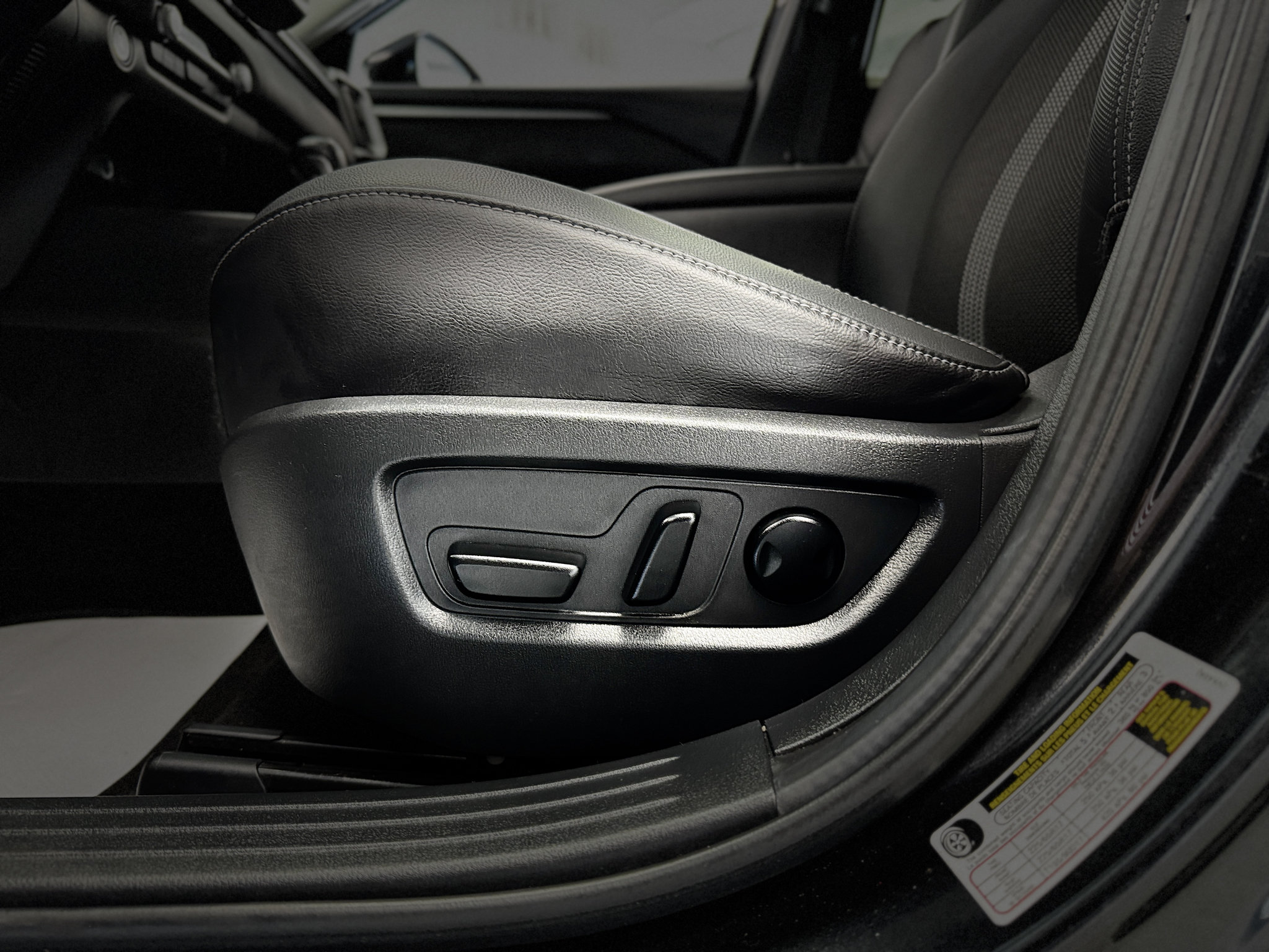 Used 2025 MAZDA CX-50 AWD 2.5 S w/ Premium Package image 13