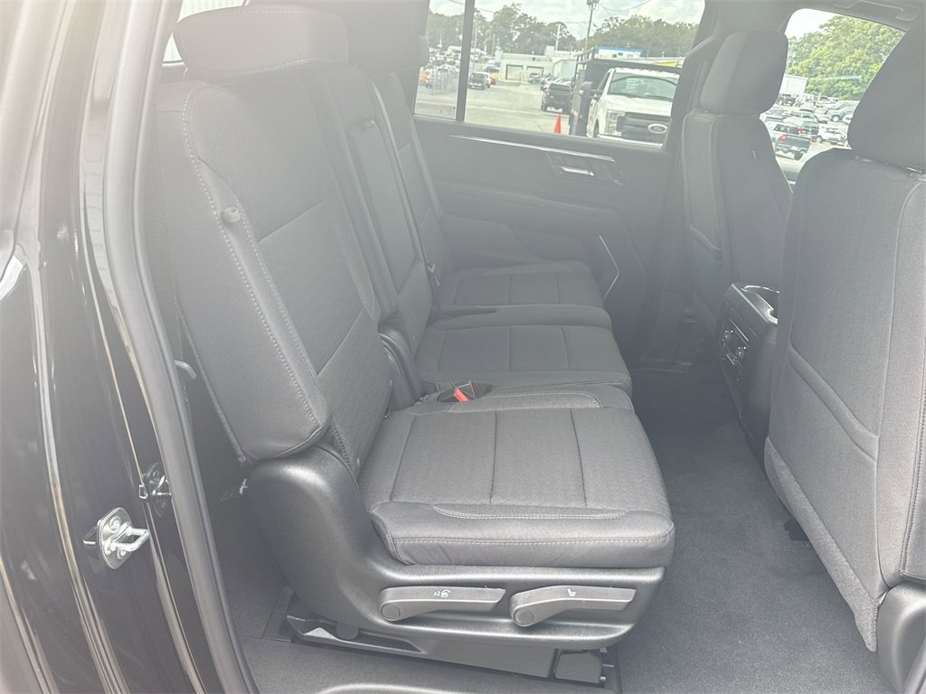 New 2026 Chevrolet Suburban LS image 29
