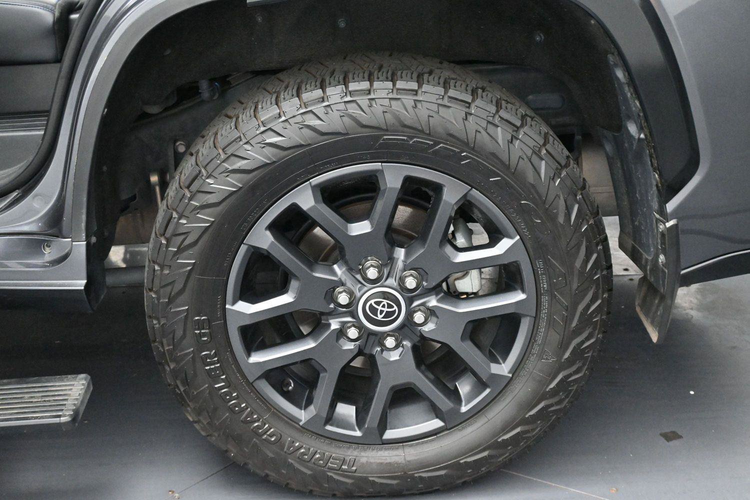 Used 2023 Toyota Sequoia Platinum AWD/4WD image 42