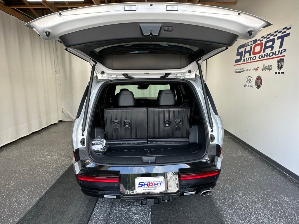 Used 2025 Hyundai Santa Fe Calligraphy AWD/4WD image 8