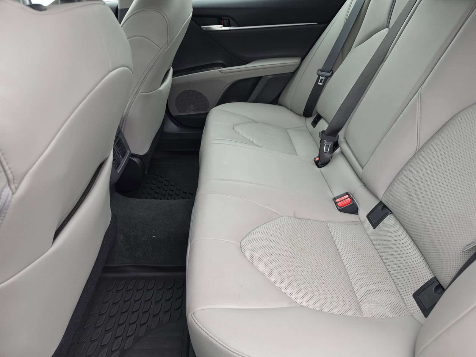 Used 2023 Toyota Camry XLE FWD image 12