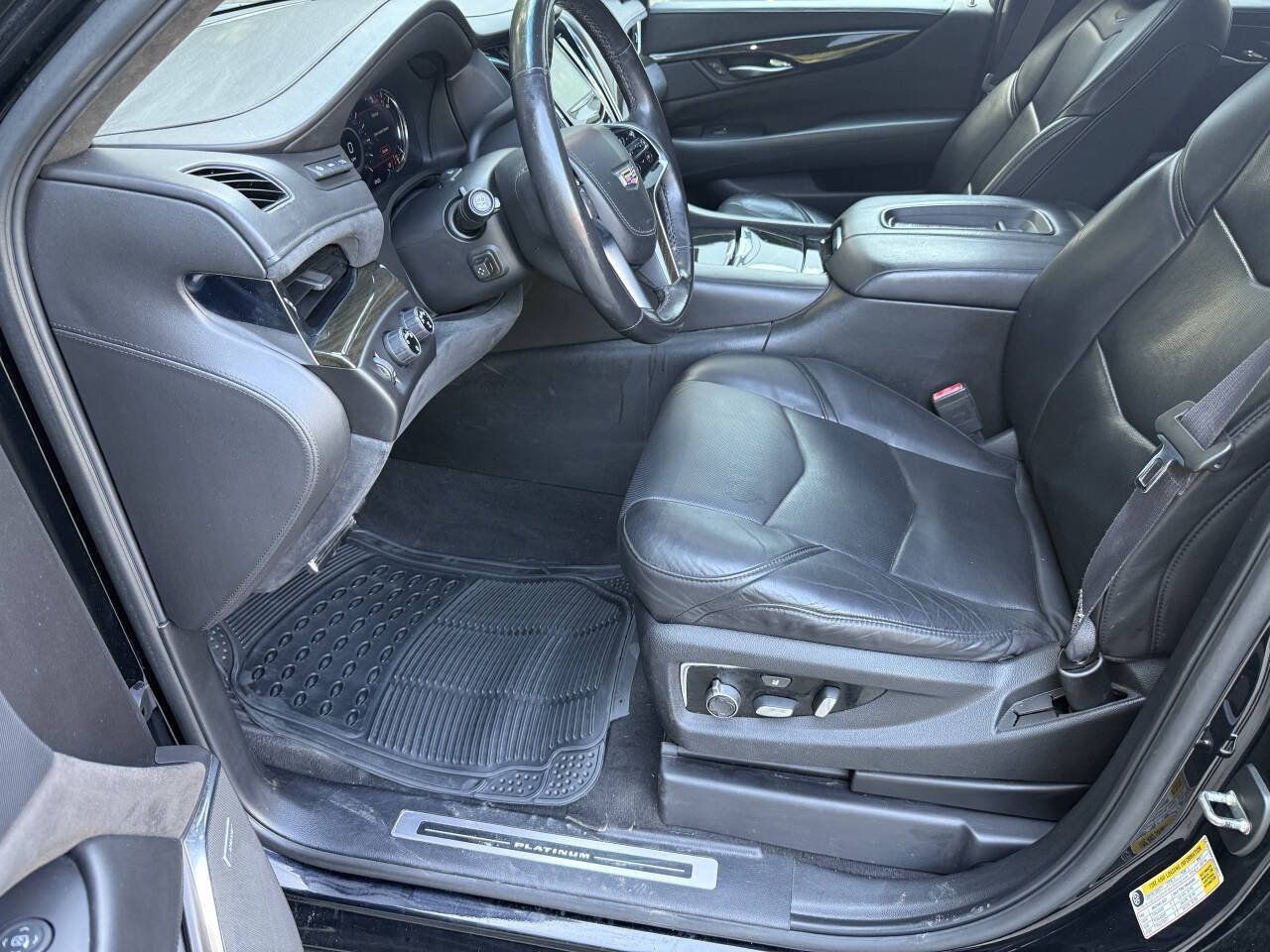Used 2017 Cadillac Escalade ESV Platinum AWD/4WD image 21
