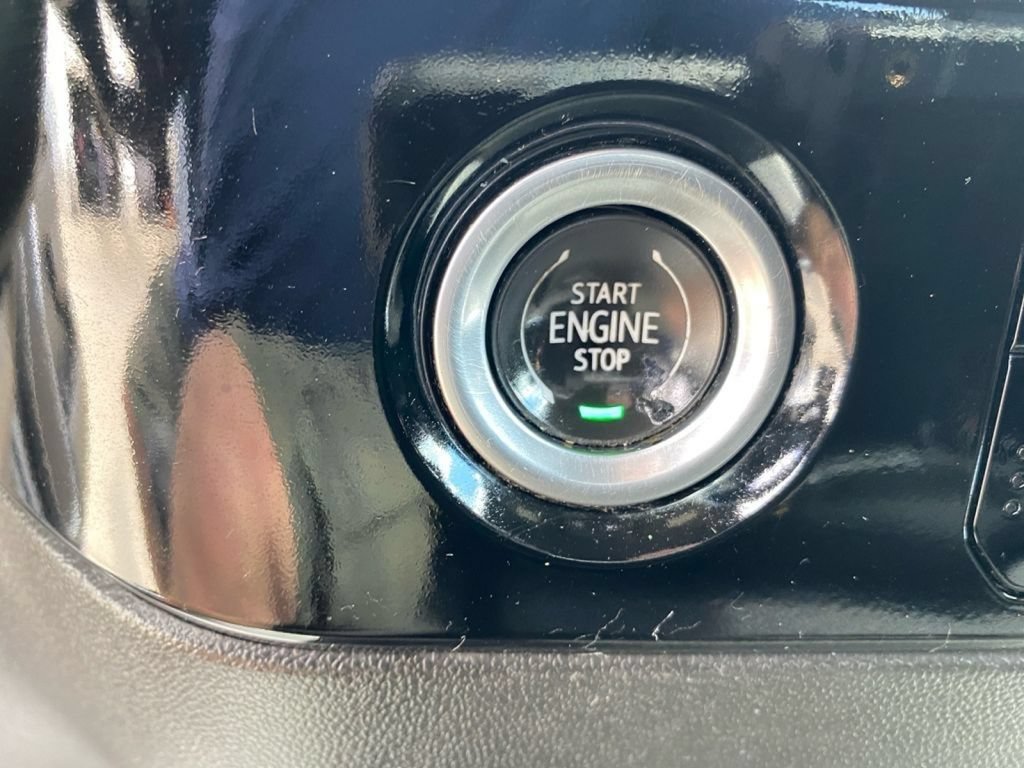 Used 2022 Chevrolet Silverado 1500 LT AWD/4WD image 34