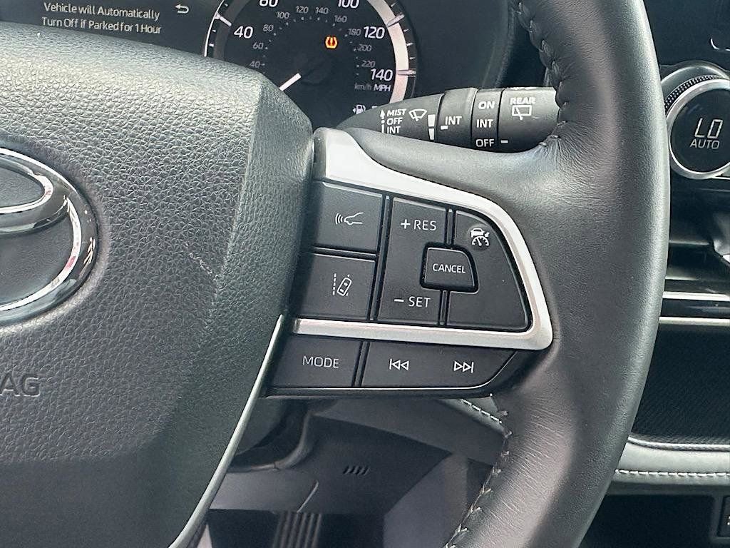 Certified 2024 Toyota Highlander Limited image 26