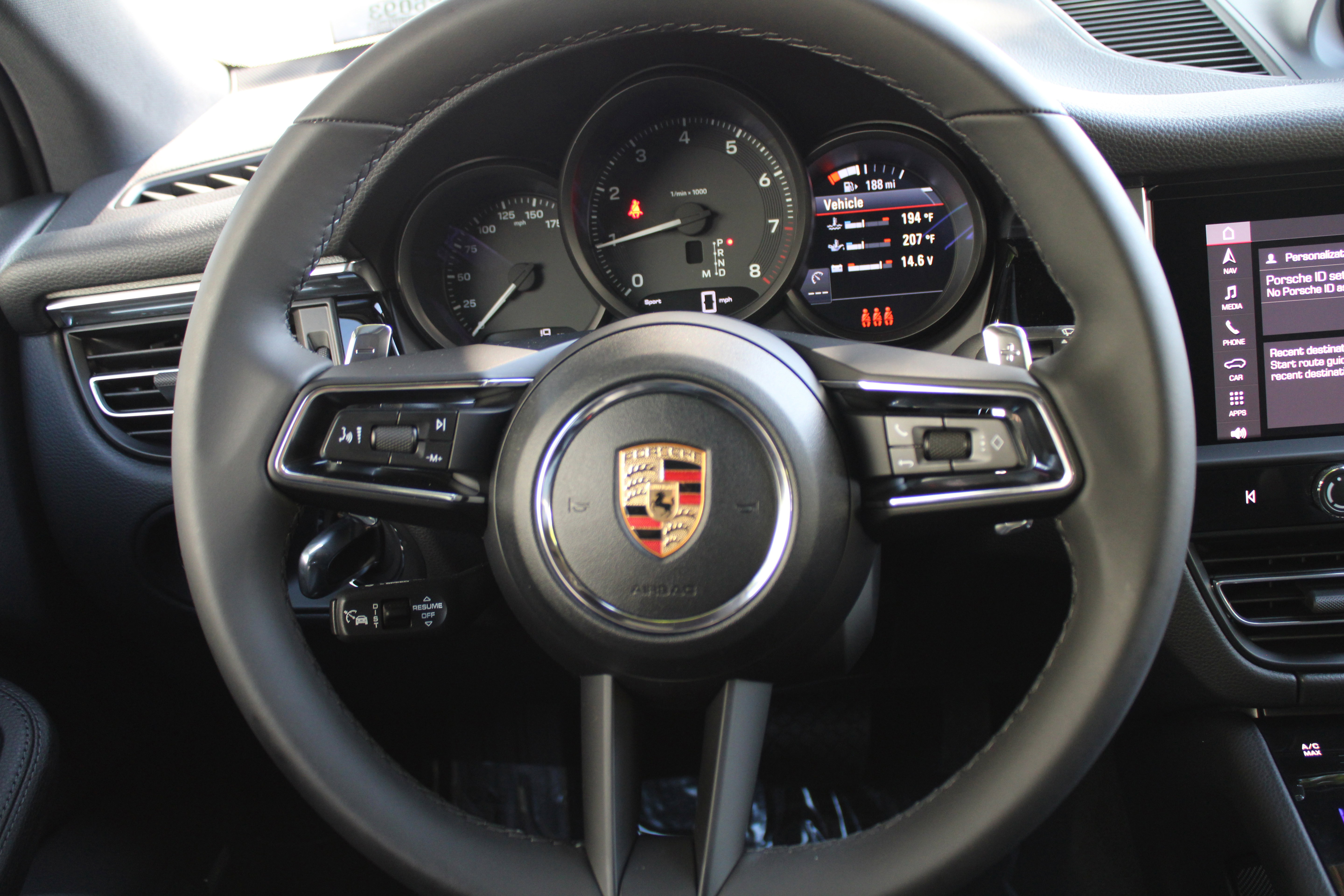 New 2026 Porsche Macan image 22