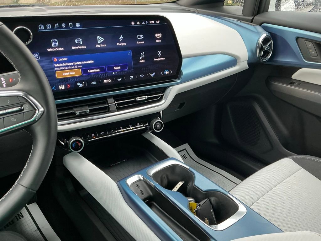 Used 2025 Chevrolet Equinox EV LT image 36