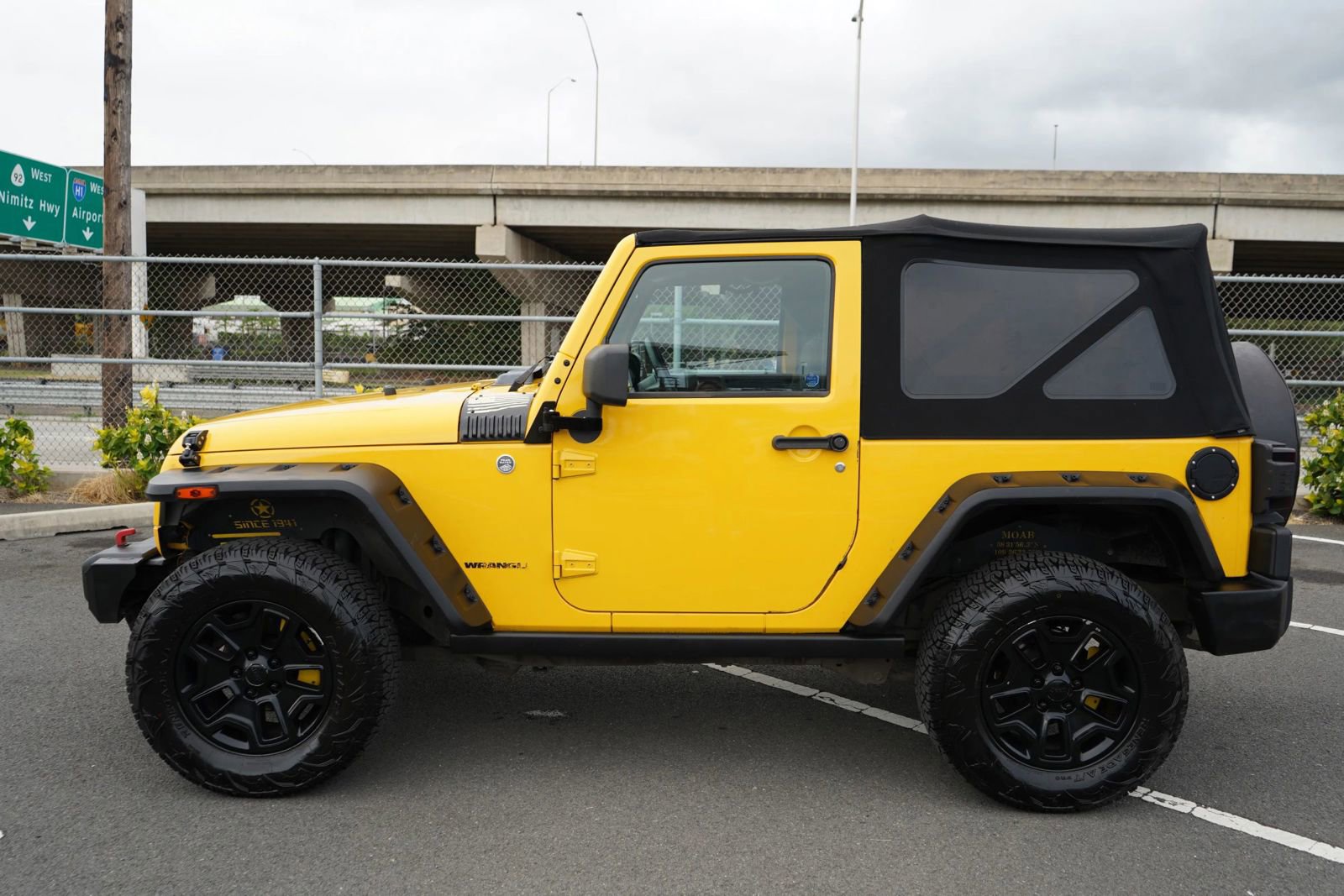 Used 2015 Jeep Wrangler Rubicon w/ Power Convenience Group image 2