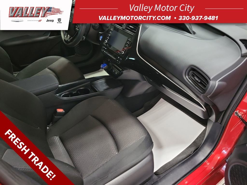 Used 2022 Toyota Prius LE image 17