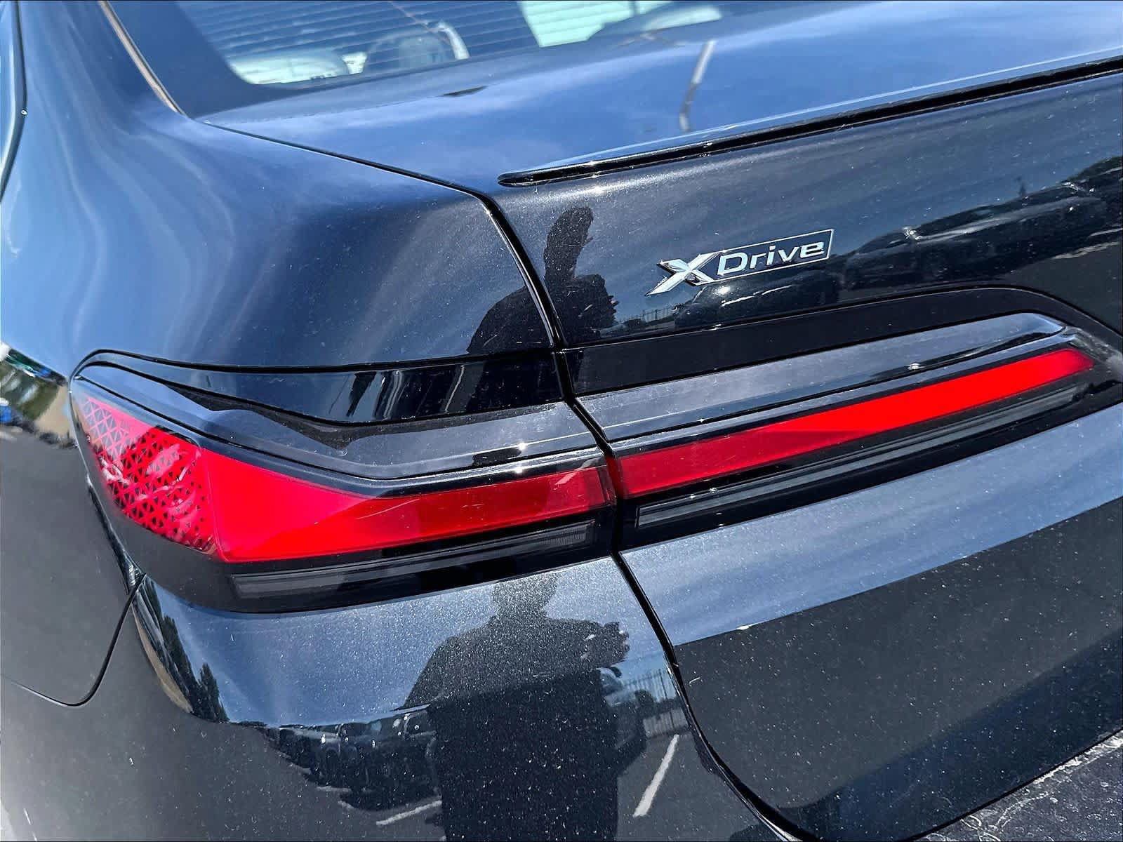 Used 2025 BMW 760i xDrive AWD/4WD image 23