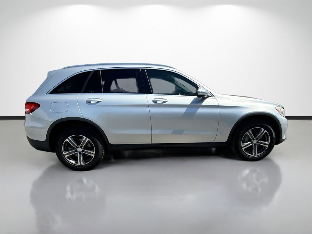 Used 2017 Mercedes-Benz GLC 300 image 2