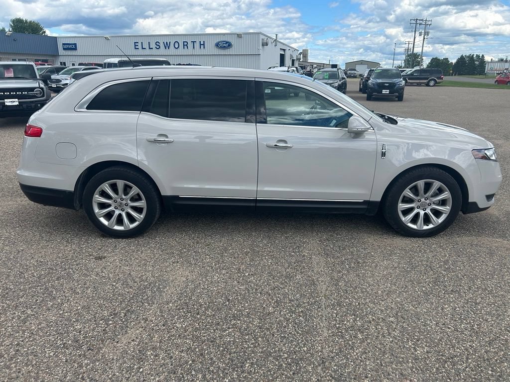 Used 2019 Lincoln MKT AWD image 8