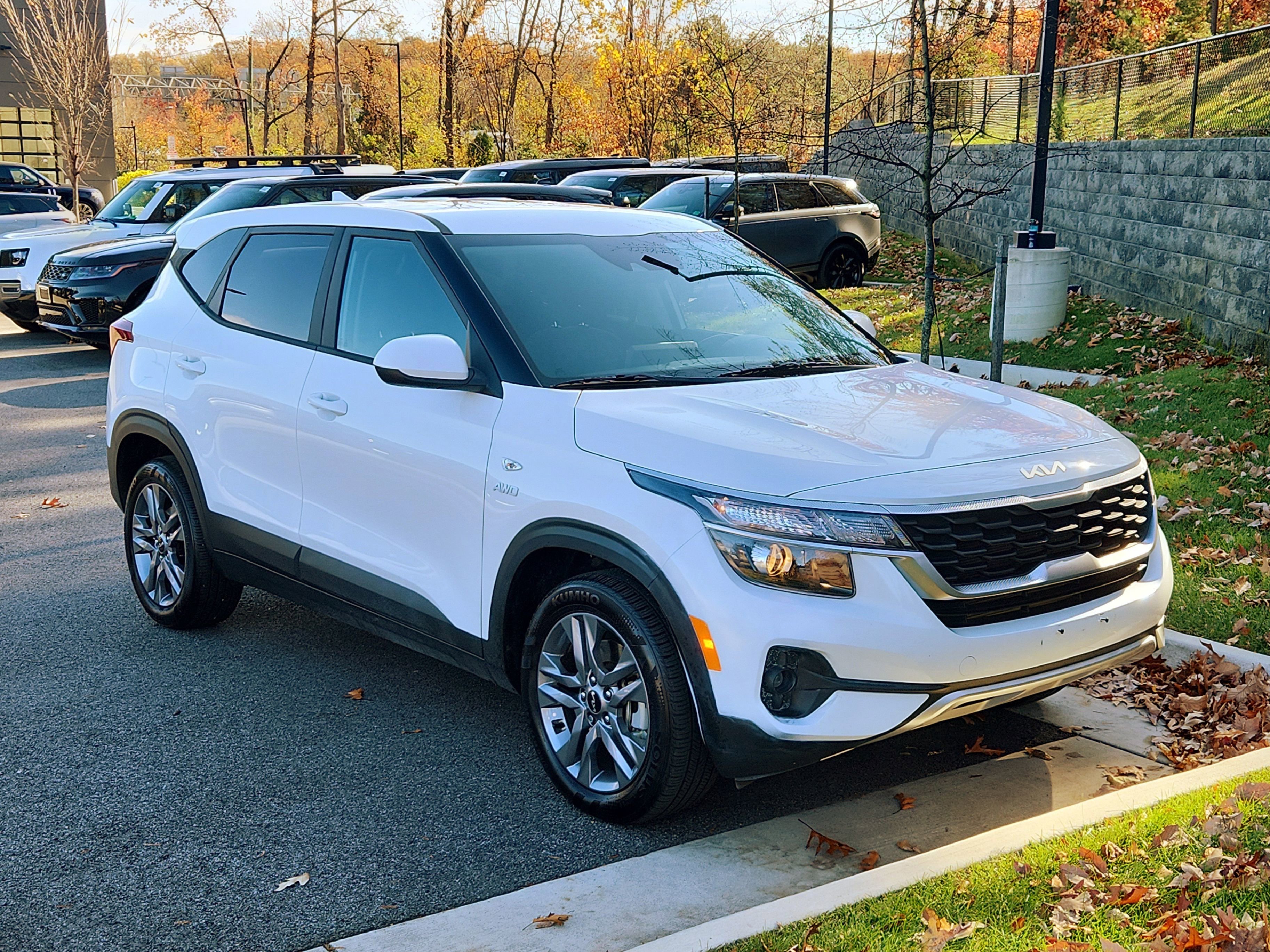 Used 2023 Kia Seltos LX image 10