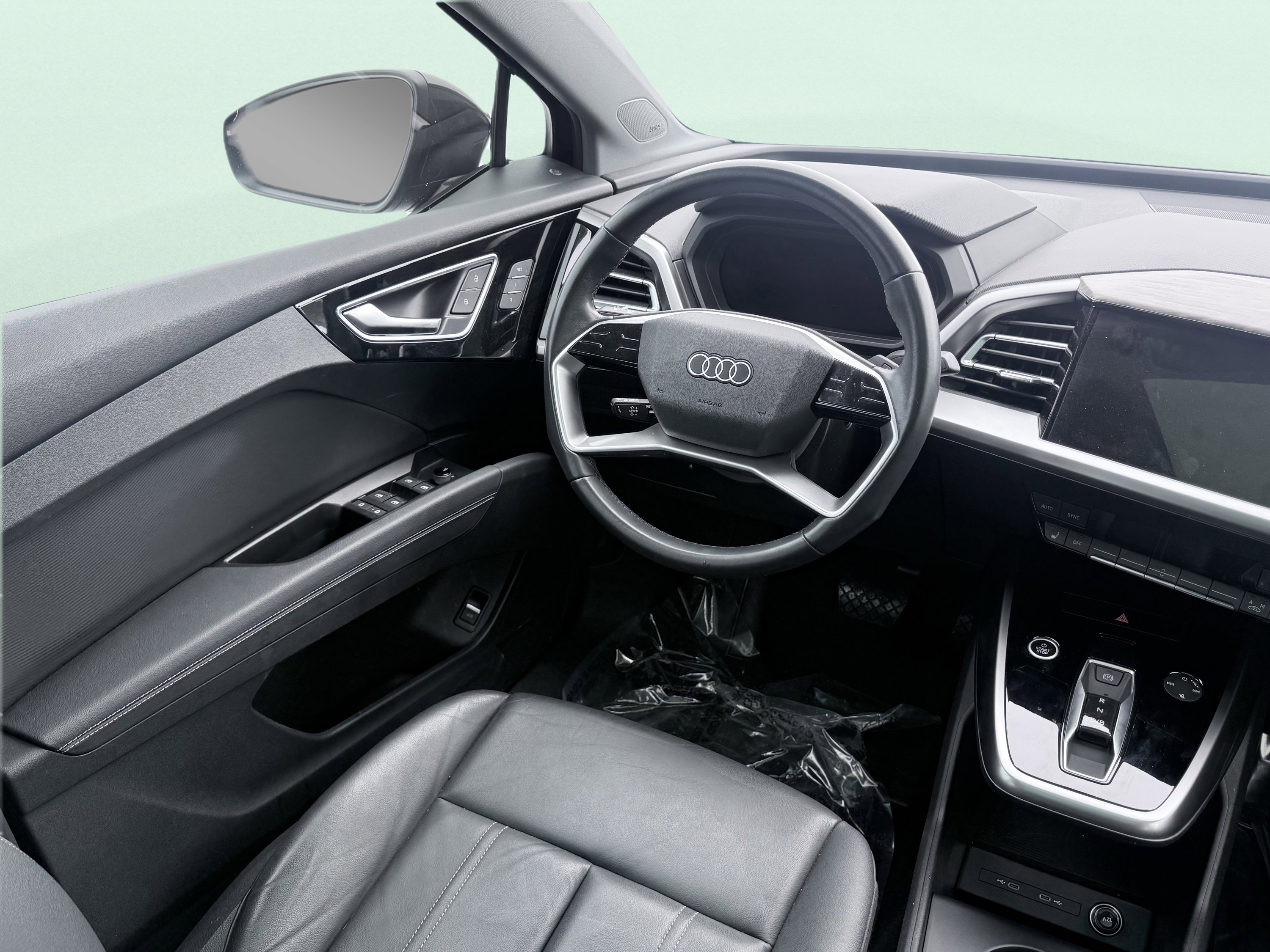 Used 2023 Audi Q4 e-tron Premium Plus w/ Premium Plus image 19