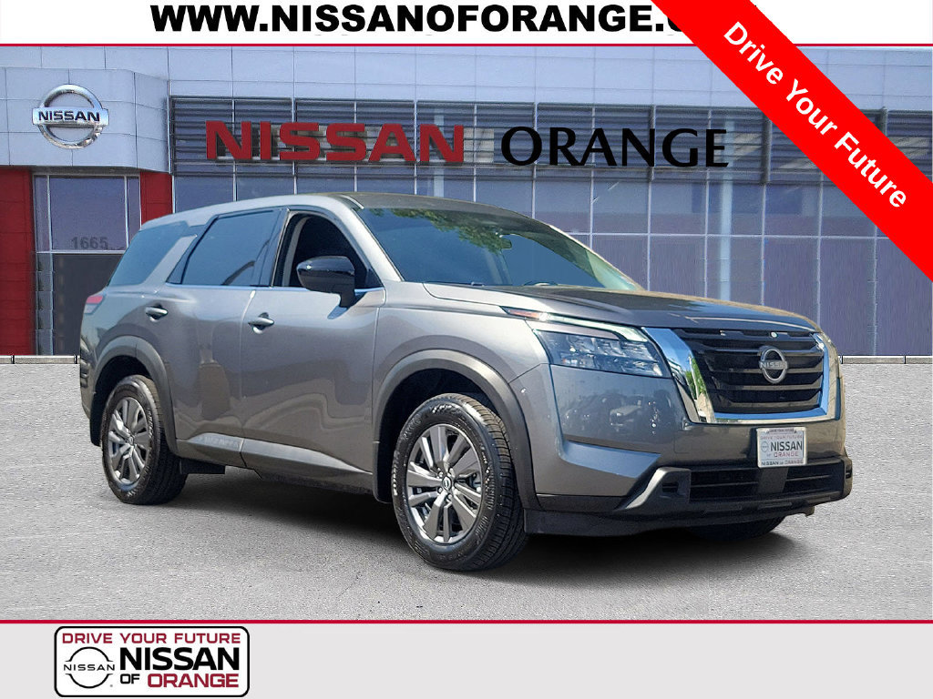 Used 2025 Nissan Pathfinder S FWD image 1