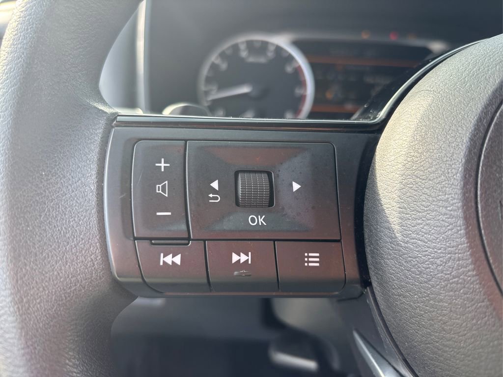 Used 2023 Nissan Rogue SV image 26