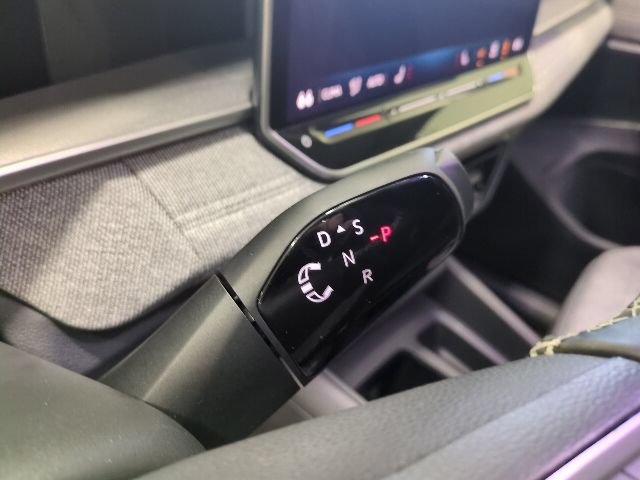 Used 2025 Volkswagen Tiguan S AWD/4WD image 21
