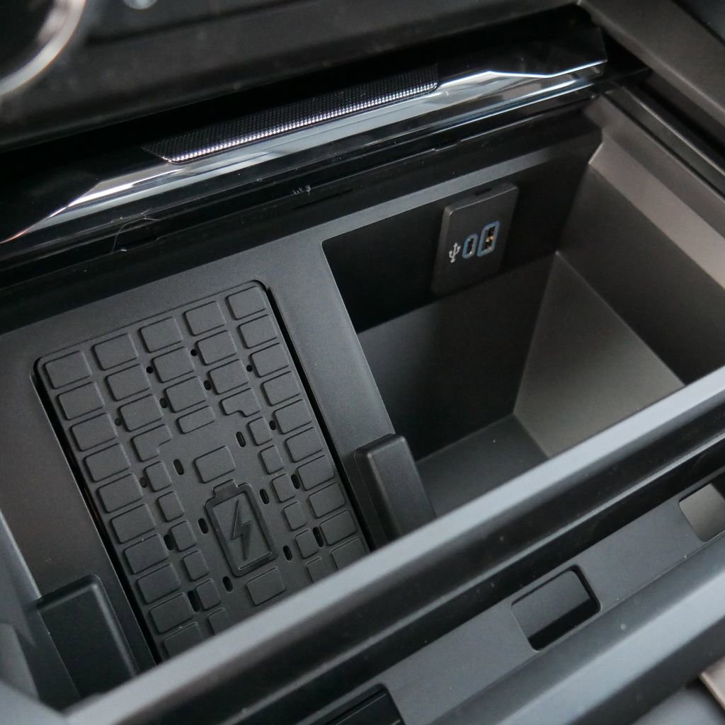 New 2026 Ford F250 Lariat w/ Black Appearance Package image 36