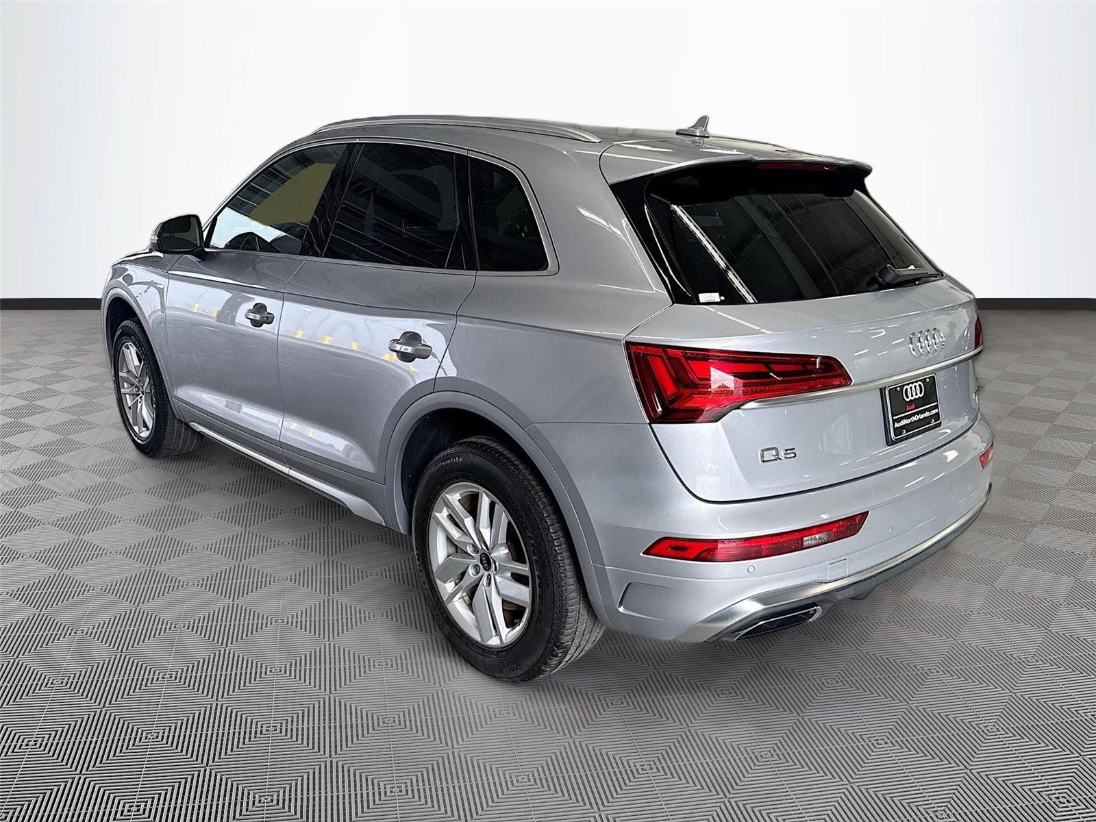 Used 2023 Audi Q5 2.0T Premium w/ Convenience Package AWD/4WD image 5