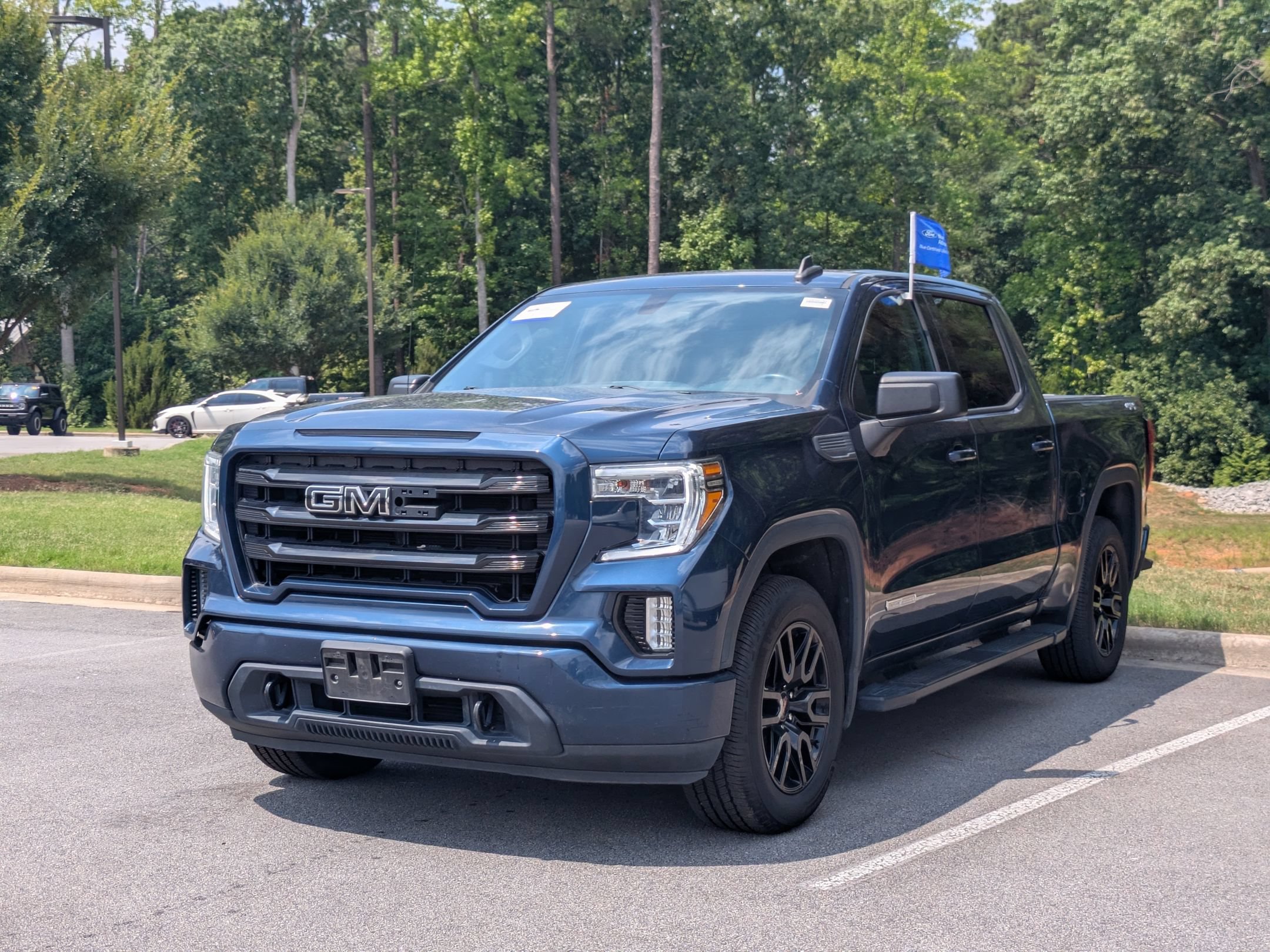 Used 2021 GMC Sierra 1500 Elevation w/ Preferred Package AWD/4WD image 6