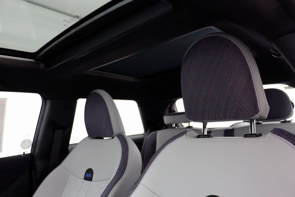 New 2026 MINI Cooper 2-Door Hardtop image 11