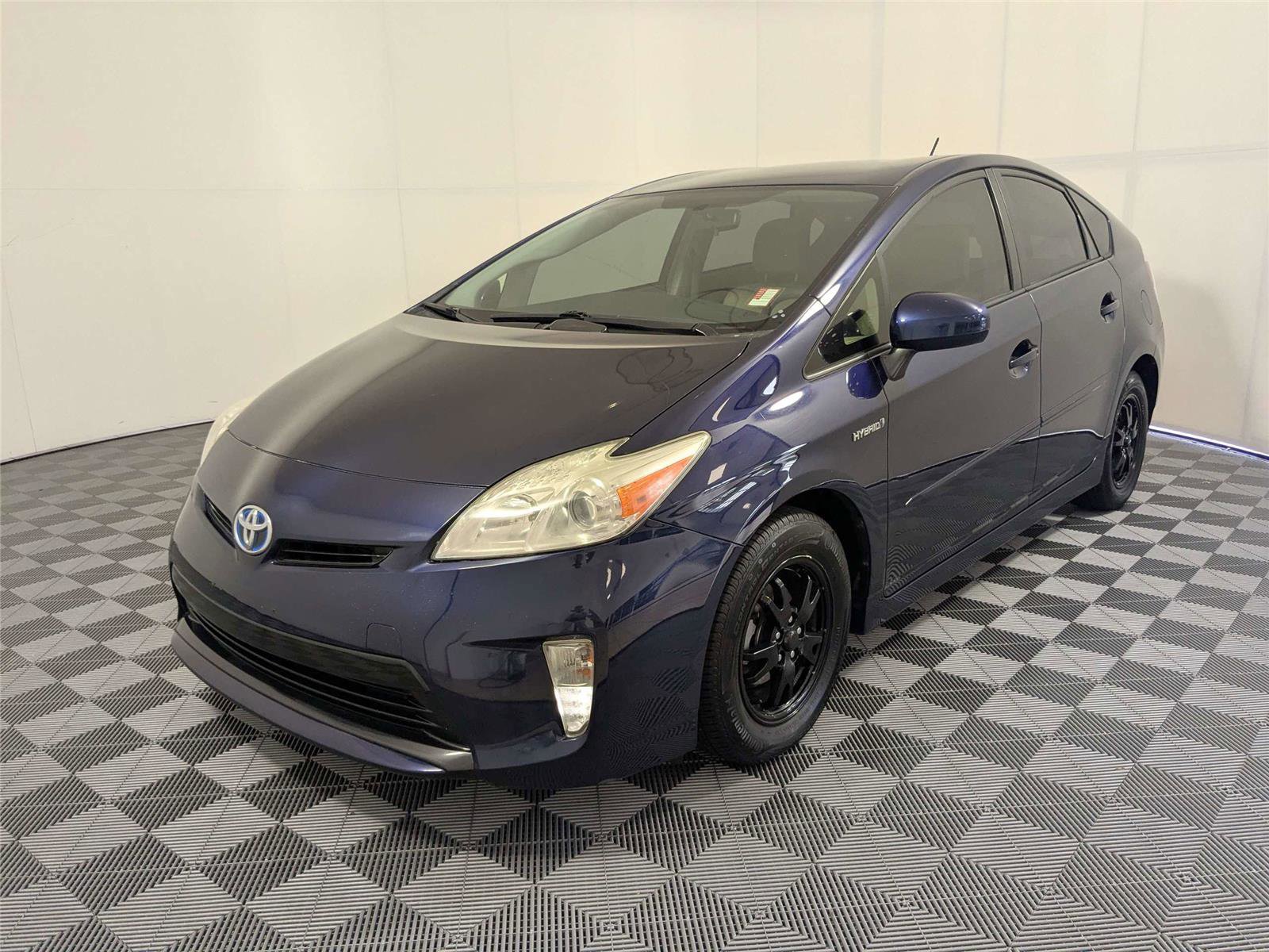 Used 2013 Toyota Prius Two FWD image 2