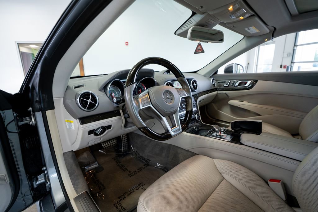 Used 2014 Mercedes-Benz SL 550 image 31