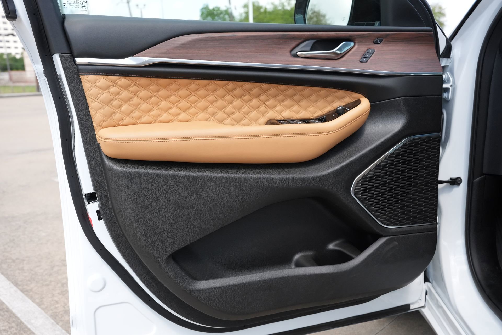 Used 2025 Jeep Grand Cherokee Summit image 19