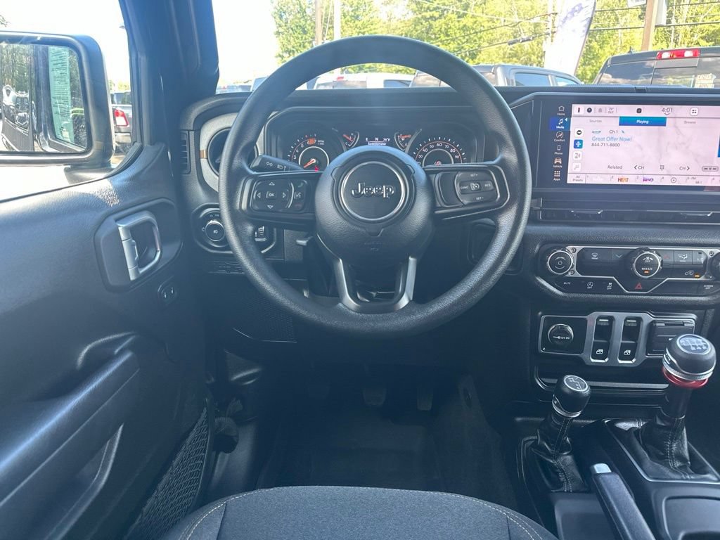 Used 2025 Jeep Wrangler Sport AWD/4WD image 17