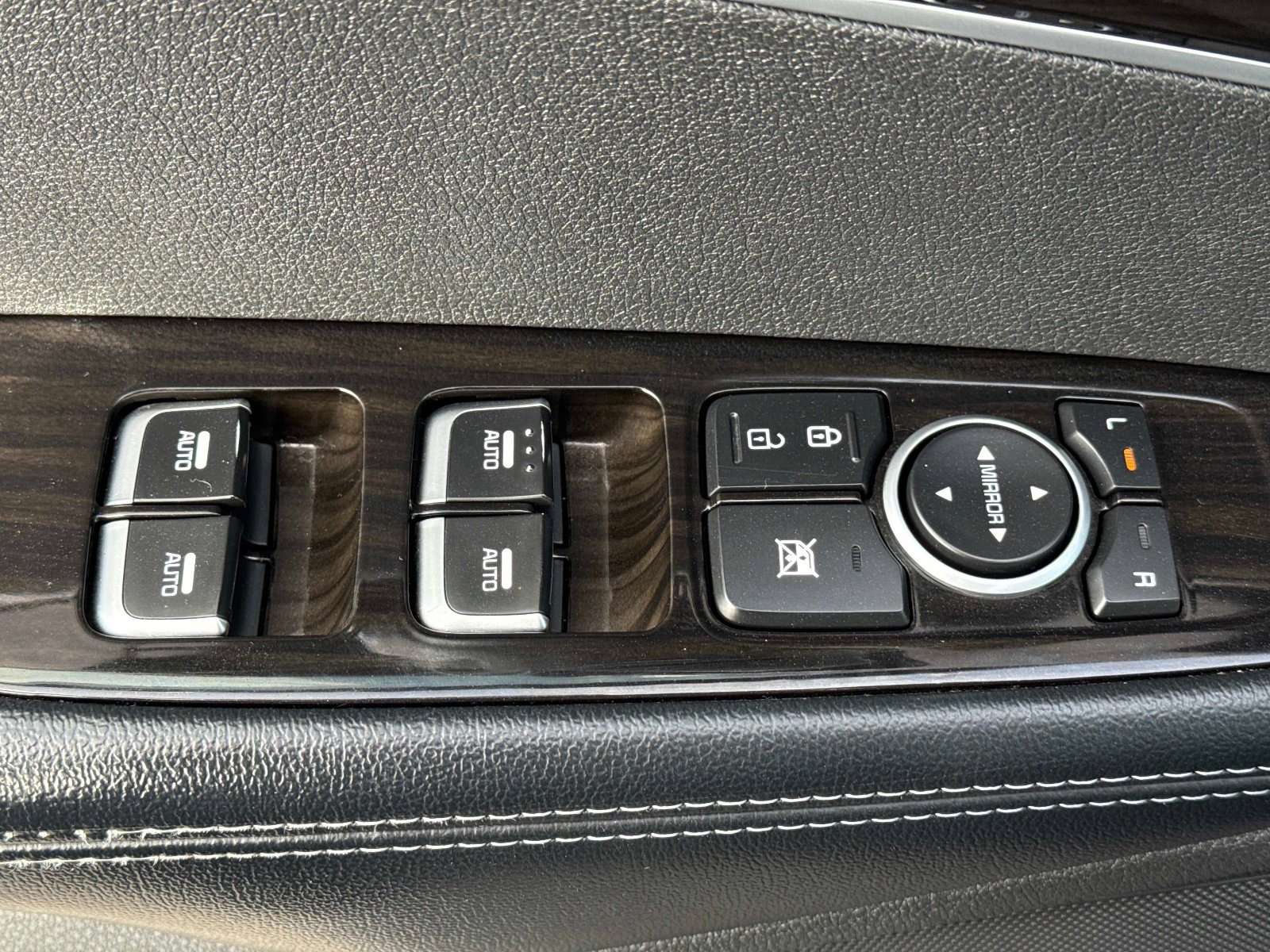 Used 2019 Kia Sorento EX image 22