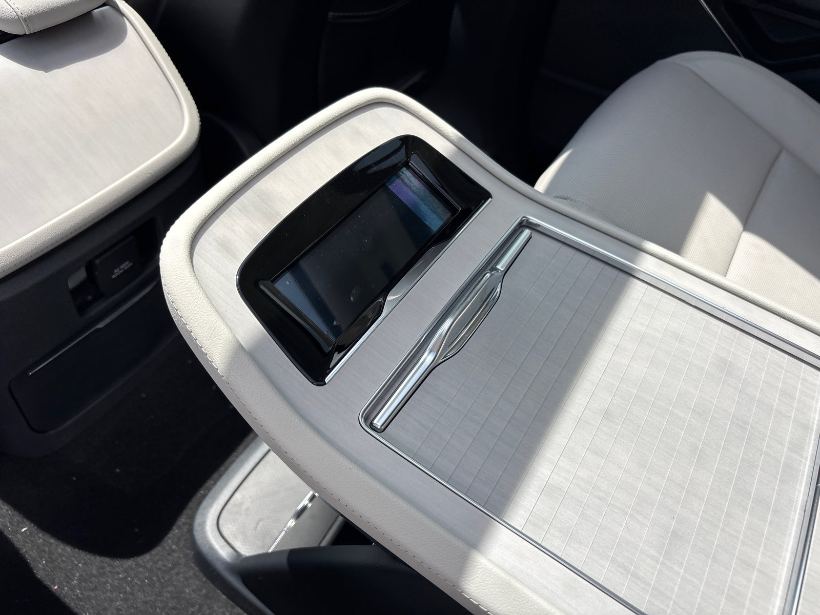 New 2026 Lincoln Navigator Reserve AWD/4WD image 33