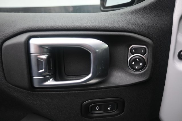 New 2026 Jeep Wrangler Unlimited Sahara AWD/4WD image 11