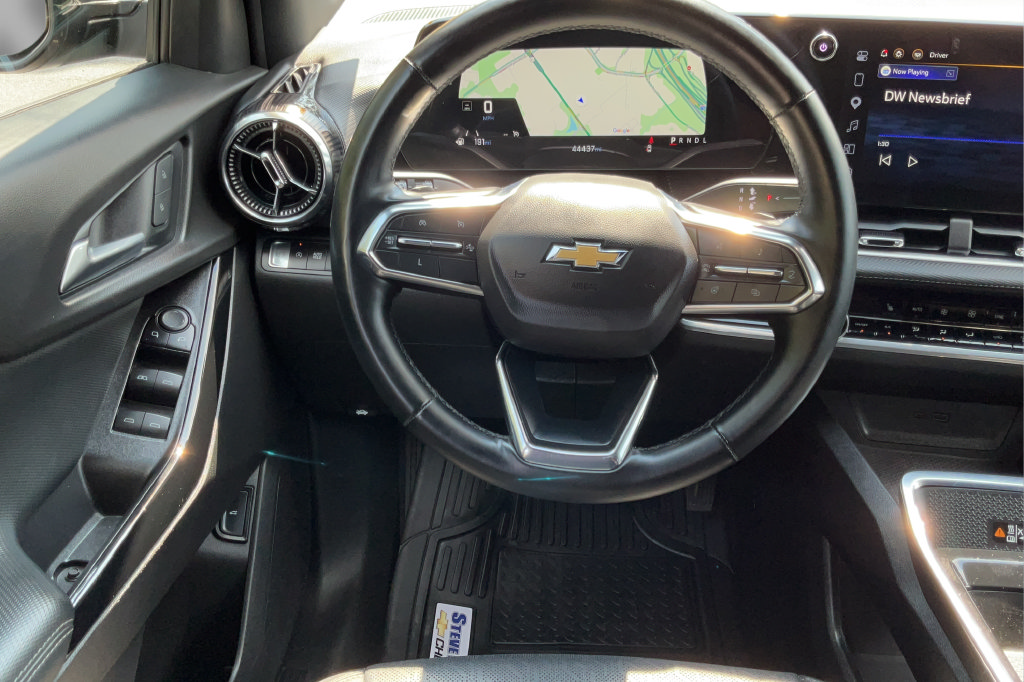 Used 2025 Chevrolet Equinox LT w/ Convenience Package II FWD image 14