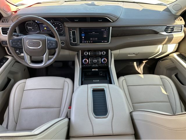 Certified 2021 GMC Yukon XL Denali w/ Denali Premium Package AWD/4WD image 7