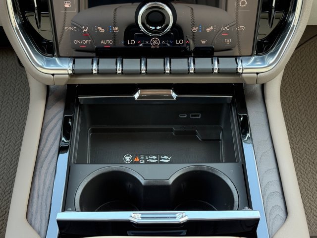 New 2026 GMC Yukon Denali w/ Sun & Power Step Package AWD/4WD image 17