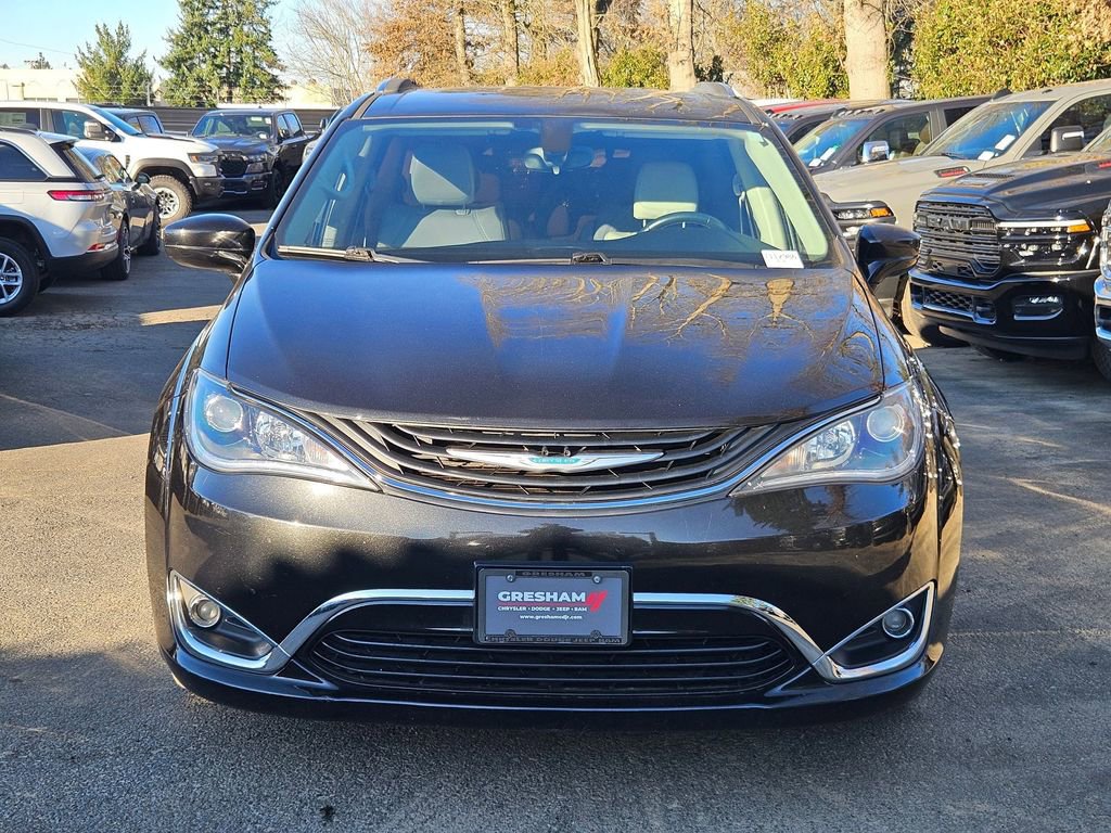Certified 2018 Chrysler Pacifica Touring-L image 2