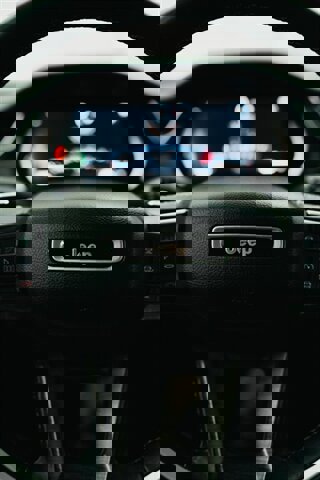 Used 2022 Jeep Grand Cherokee Limited image 10