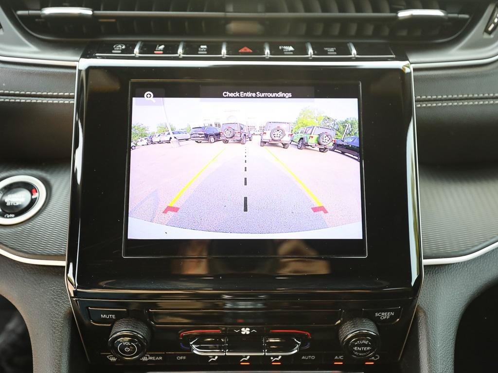 Used 2025 Jeep Grand Cherokee Laredo w/ MOPAR Finishing Package RWD image 17