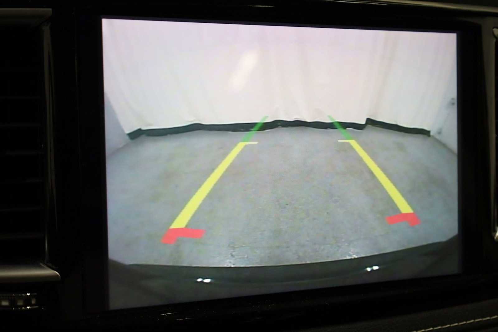 Used 2021 Chrysler Pacifica Limited AWD/4WD image 30