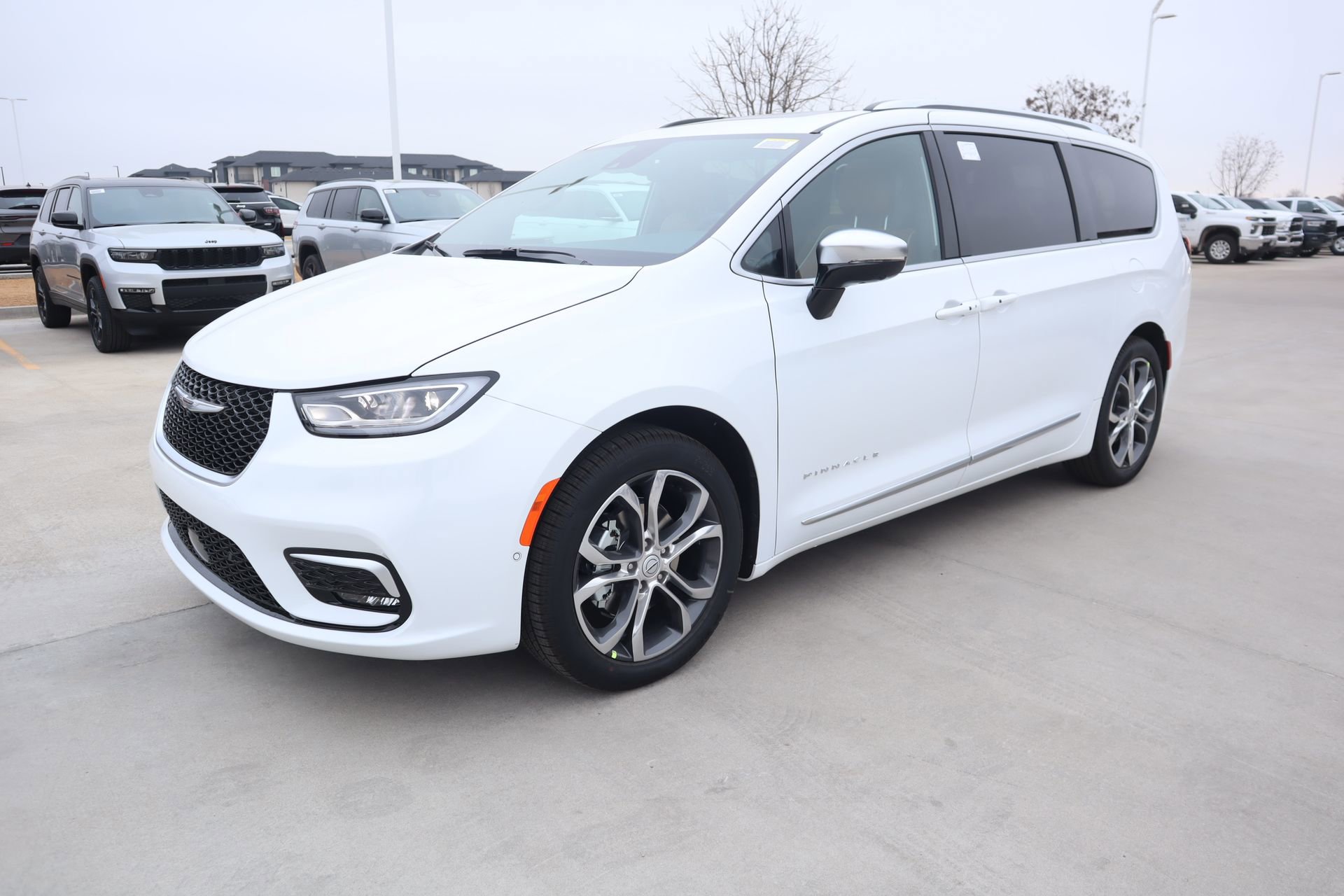 New 2026 Chrysler Pacifica Pinnacle image 11