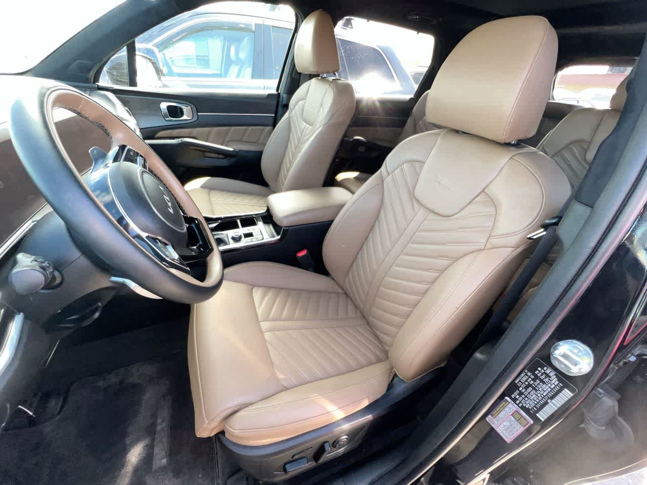 Certified 2024 Kia Sorento SX Prestige w/ Olive Brown Leather Package AWD/4WD image 11