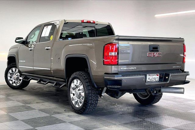 Used 2015 GMC Sierra 2500 Denali w/ Duramax Plus Package image 10