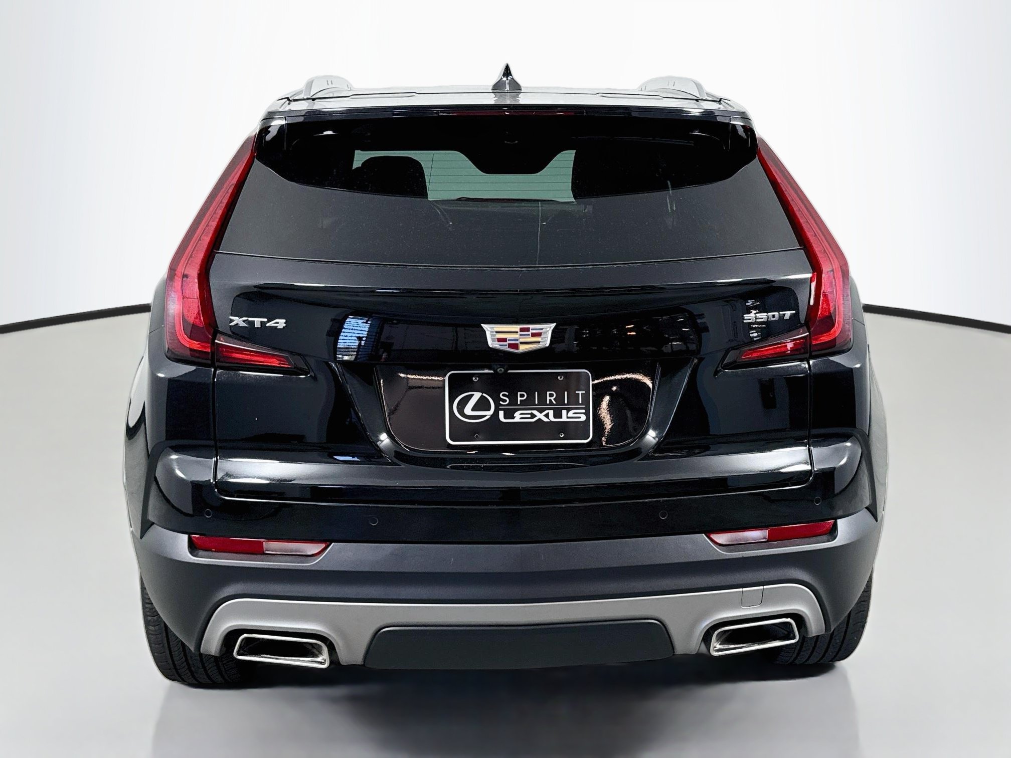 Used 2021 Cadillac XT4 Premium Luxury w/ Cold Weather Package FWD image 6